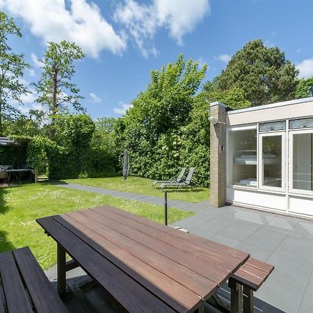 Stylish Bungalow With A Large Garden Sint Maartensvlotbrug Extérieur photo
