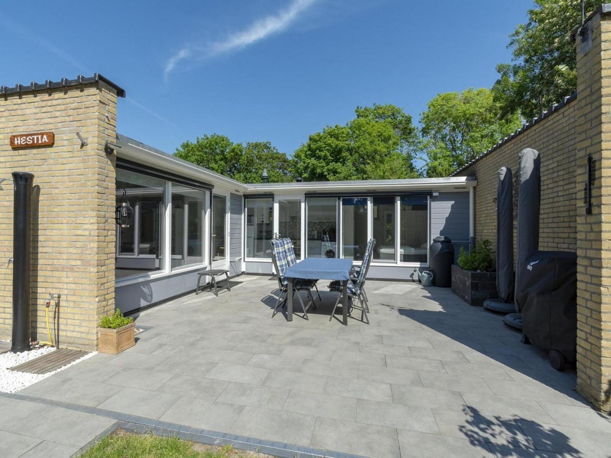 Stylish Bungalow With A Large Garden Sint Maartensvlotbrug Extérieur photo