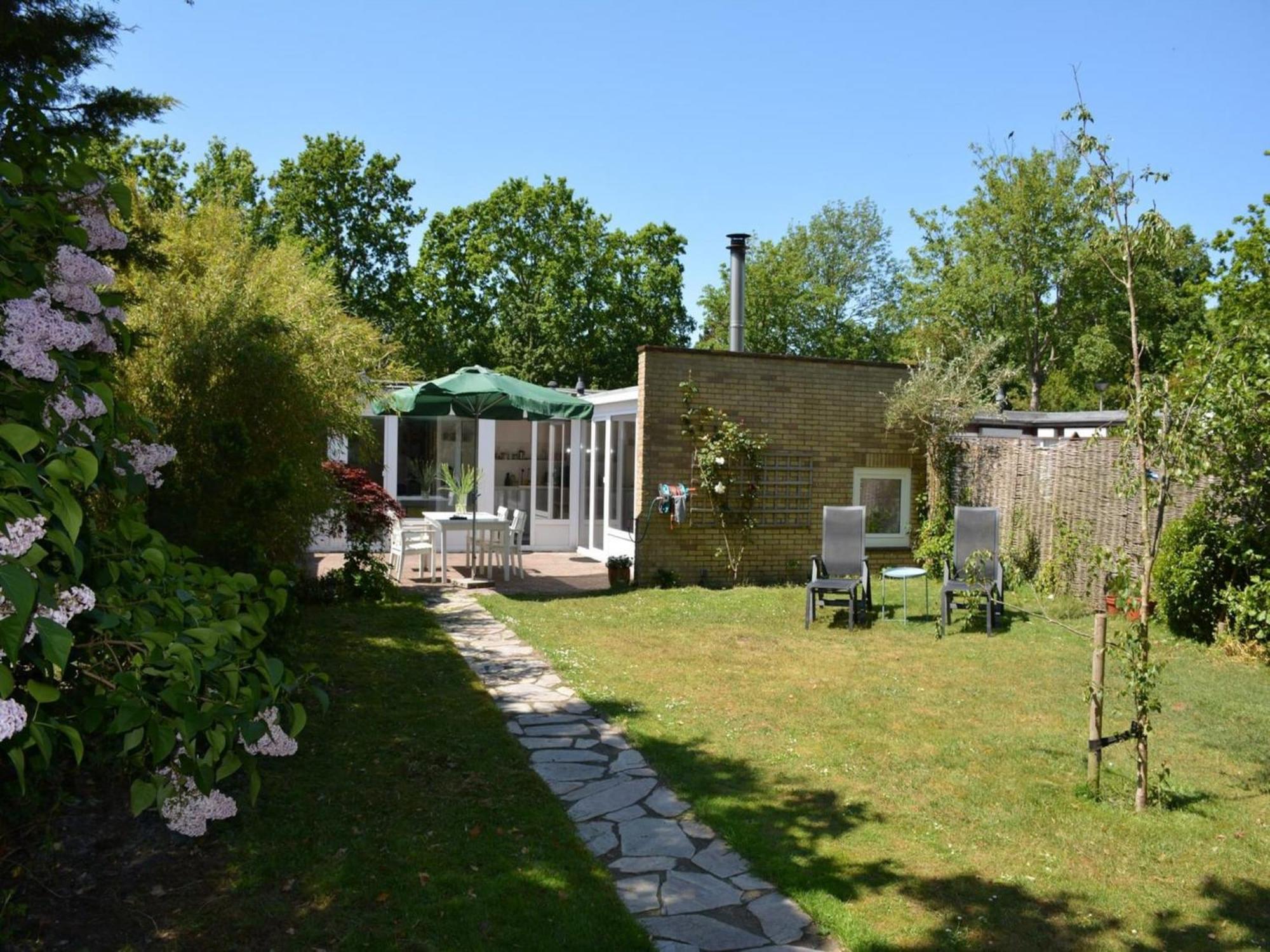 Stylish Bungalow With A Large Garden Sint Maartensvlotbrug Extérieur photo