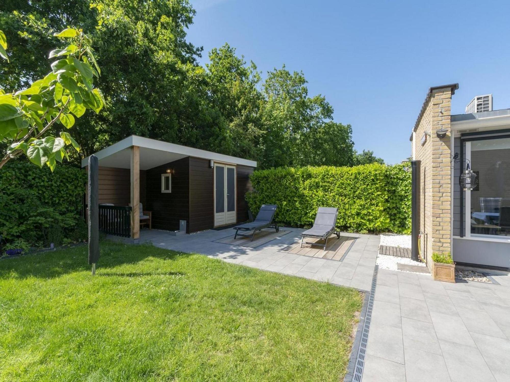 Stylish Bungalow With A Large Garden Sint Maartensvlotbrug Extérieur photo