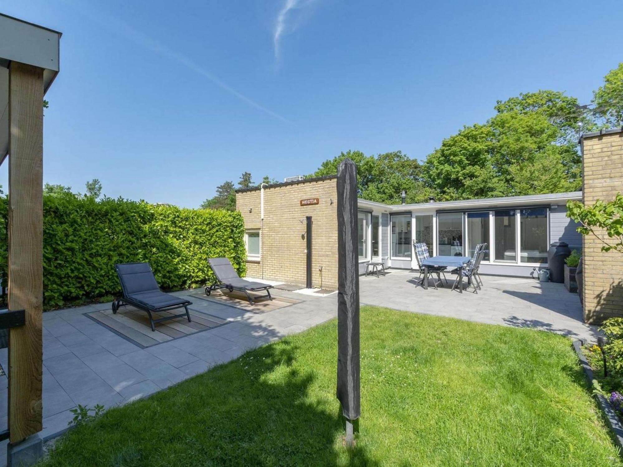 Stylish Bungalow With A Large Garden Sint Maartensvlotbrug Extérieur photo